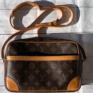 LOUIS VUITTON Monogram Trocadero 27 Crossbody
